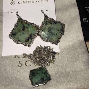 ❌❌Sold❌❌ DO NOT BUY Kendra Scott set